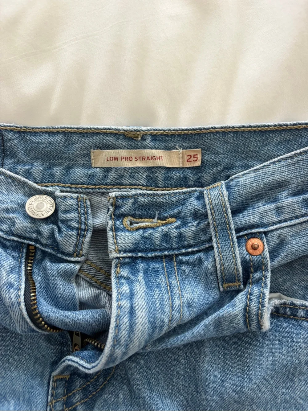 Levi's low pro jeans medium wash